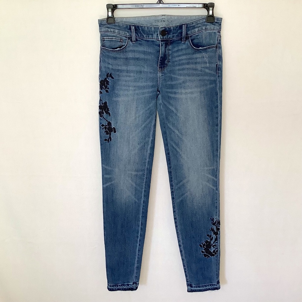 WHITE HOUSE BLACK MARKET Women's Size 2 The Skinny Ankle Embroidered Jeans